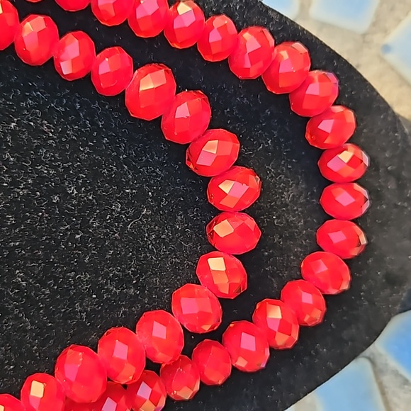 Red Faceted Graduated 2 Stranded Glass Beaded Necklace - Picture 2 of 4
